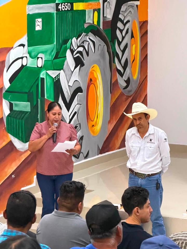 🚨🐄 𝐑𝐄𝐕𝐈𝐒𝐀, 𝐂𝐔𝐑𝐀 𝐘 𝐀𝐕𝐈𝐒𝐀 🐛🛡️ El H. Ayuntamiento de Cuencamé continúa trabajando en la 𝐩𝐫𝐞𝐯...