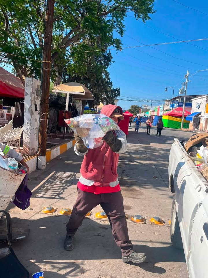 ♻️ 𝐂𝐨𝐧 𝐞𝐥 𝐩𝐫𝐨𝐩𝐨́𝐬𝐢𝐭𝐨 𝐝𝐞 𝐦𝐚𝐧𝐭𝐞𝐧𝐞𝐫 𝐥𝐢𝐦𝐩𝐢𝐨 𝐞𝐥 𝐩𝐫𝐢𝐦𝐞𝐫 𝐜𝐮𝐚𝐝𝐫𝐨 de ésta cabecera municipal 𝐝𝐮𝐫𝐚𝐧𝐭𝐞 ...