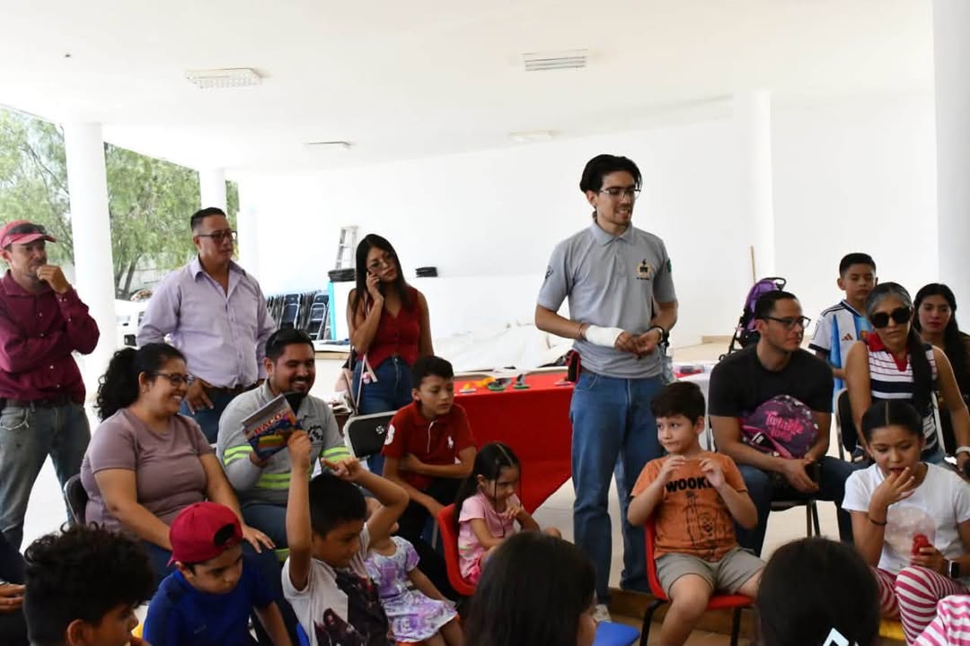 🤖✨ Con gran éxito concluyó el Curso de Robótica impartido por 𝐁𝐫𝐲𝐚𝐦 𝐌𝐮𝐧̃𝐢𝐳, orgullosamente...