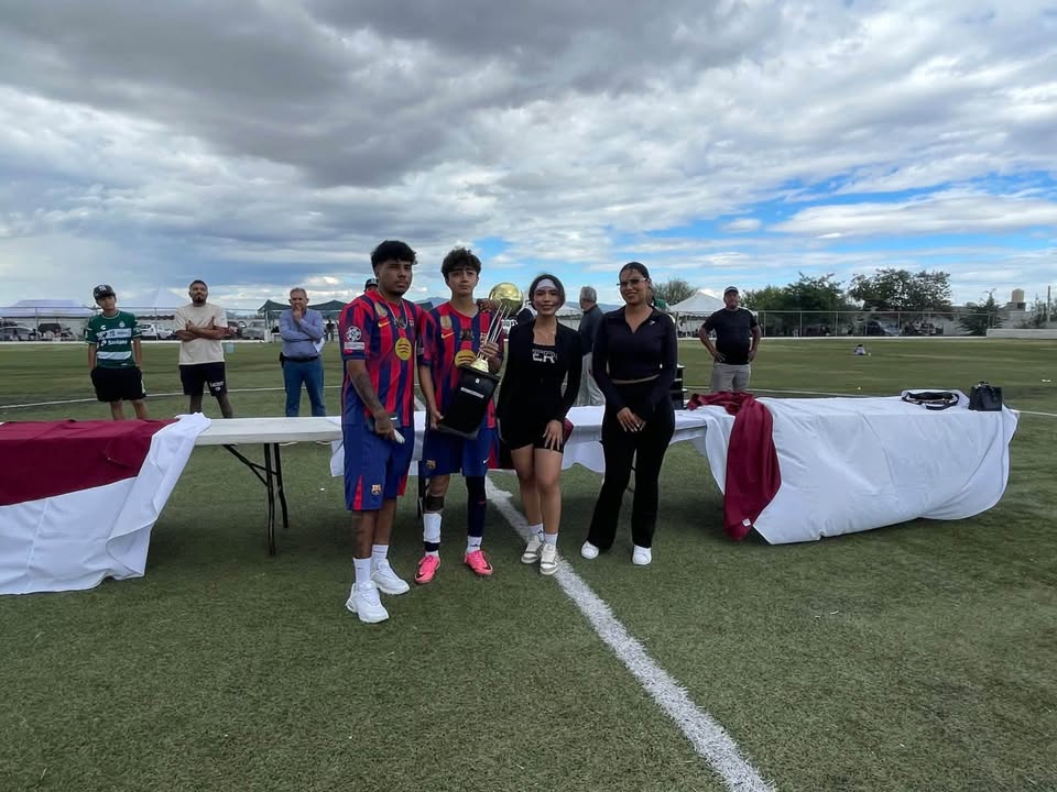 ⚽🏆 𝐏𝐀𝐑𝐂𝐄𝐋𝐀 𝐘 Á𝐆𝐔𝐈𝐋𝐀𝐒 𝐃𝐄 𝐕𝐄𝐋𝐀𝐑𝐃𝐄Ñ𝐀, ¡𝐂𝐀𝐌𝐏𝐄𝐎𝐍𝐄𝐒 𝐃𝐄 𝐋𝐀 𝐋𝐈𝐆𝐀 𝐑𝐄𝐆𝐈𝐎𝐍𝐀𝐋! Este domingo se llevaro...