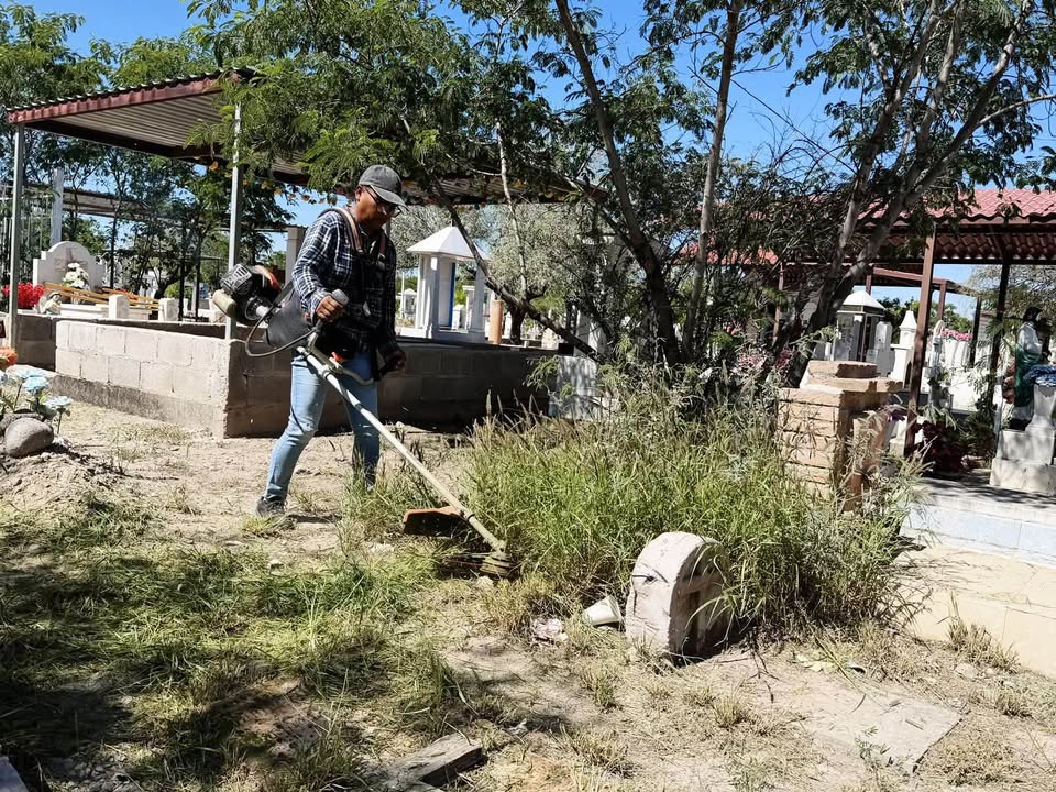 Con dedicación, el equipo de •𝐒𝐞𝐫𝐯𝐢𝐜𝐢𝐨𝐬 𝐆𝐞𝐧𝐞𝐫𝐚𝐥𝐞𝐬• prepara el 𝐏𝐚𝐧𝐭𝐞ó𝐧 𝐌𝐮𝐧𝐢𝐜𝐢𝐩𝐚𝐥 para las pró...