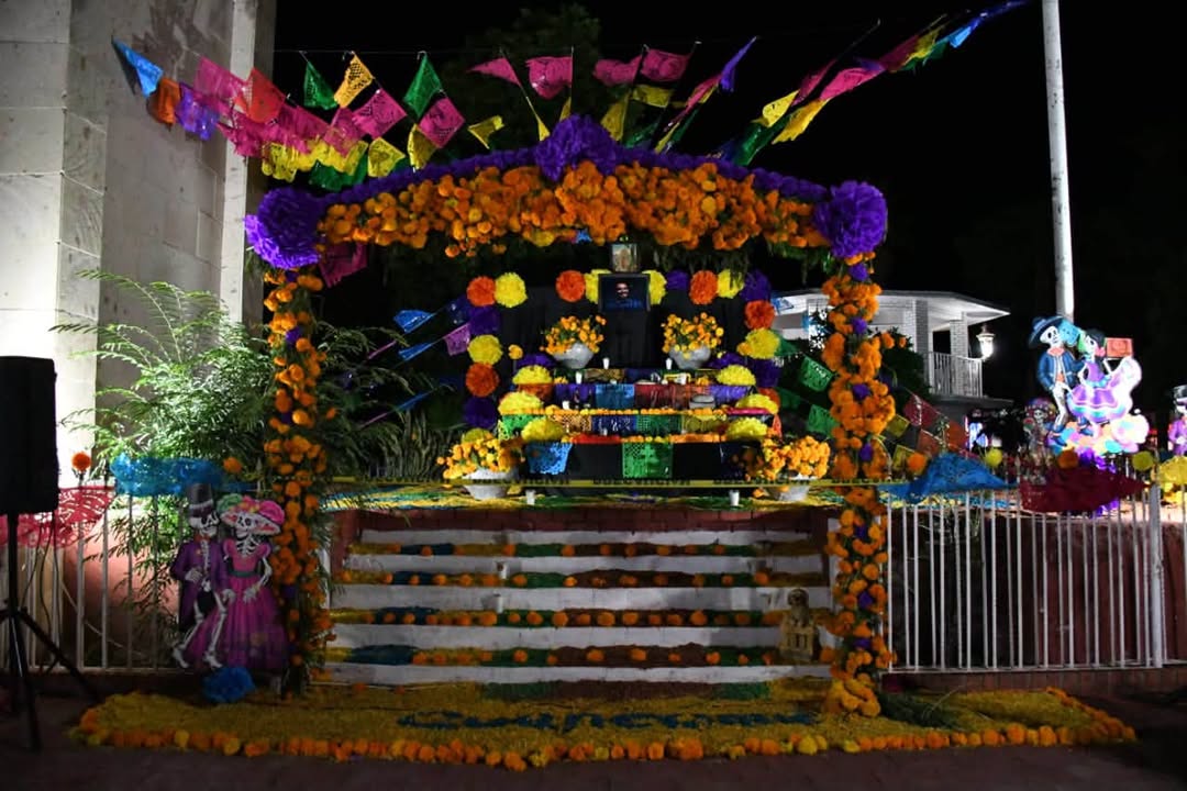 🤍IMACC y la Dirección de Turismo realizaron la instalación de un Altar de Muertos en la Pla...